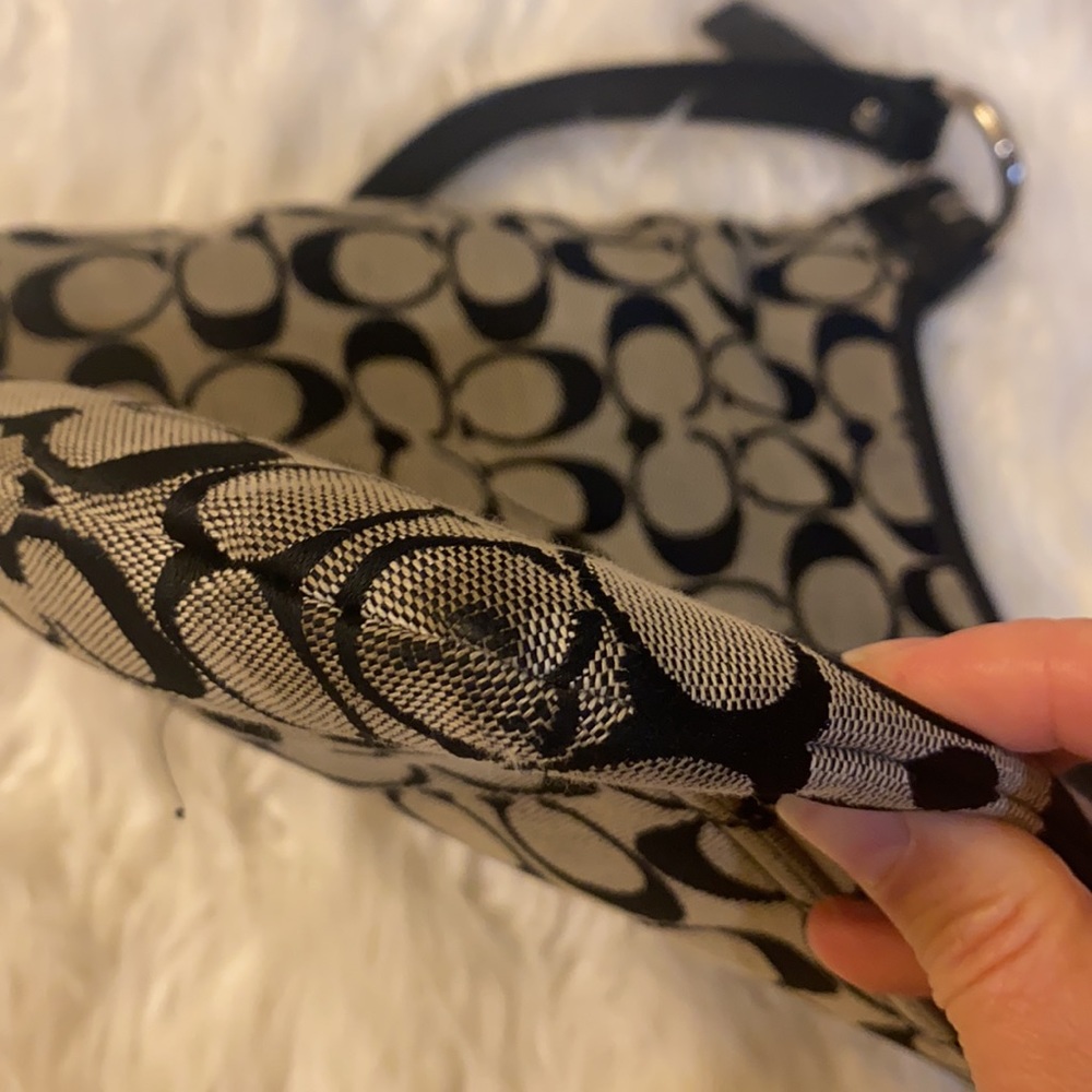 Coach Black Signature pattern crossbody bag - Picture 8 of 11